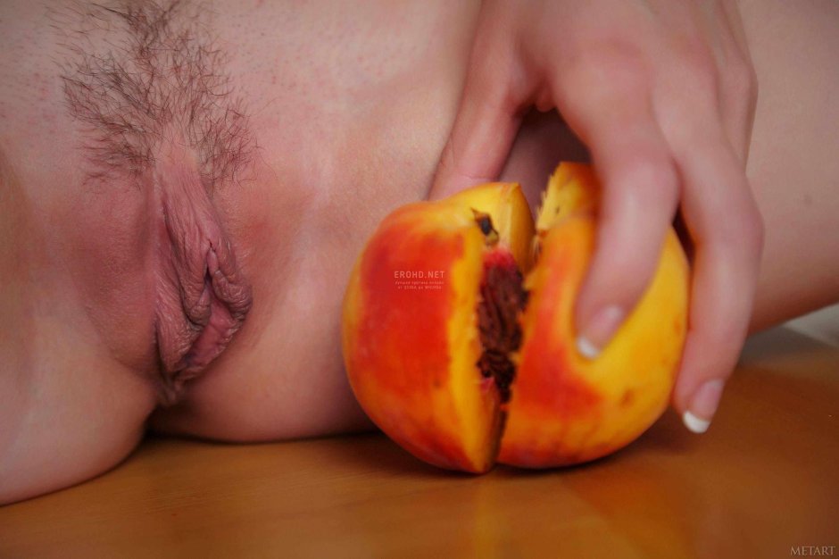 Персик нектарин