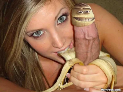 Девушка с бананом