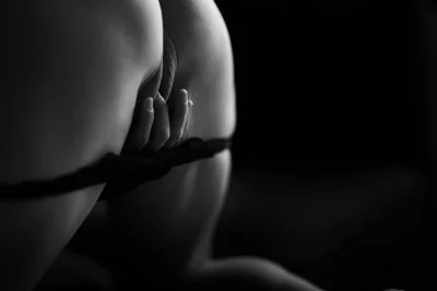 Черно белая эротика