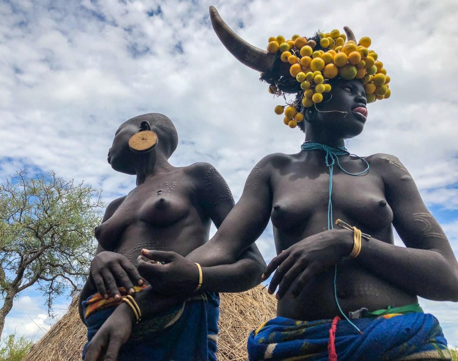 Племя мурси женщины голые