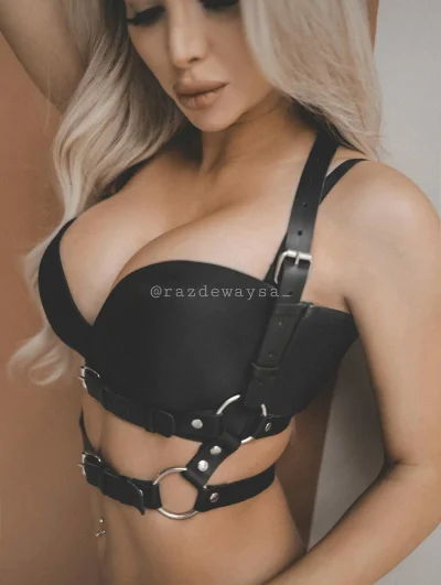 Портупея женская на голое тело