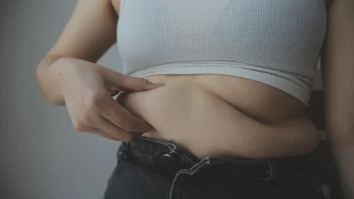 Жир на животе у женщин