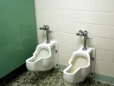 Унитаз для общественного туалета