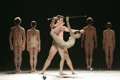 Балет топлесс