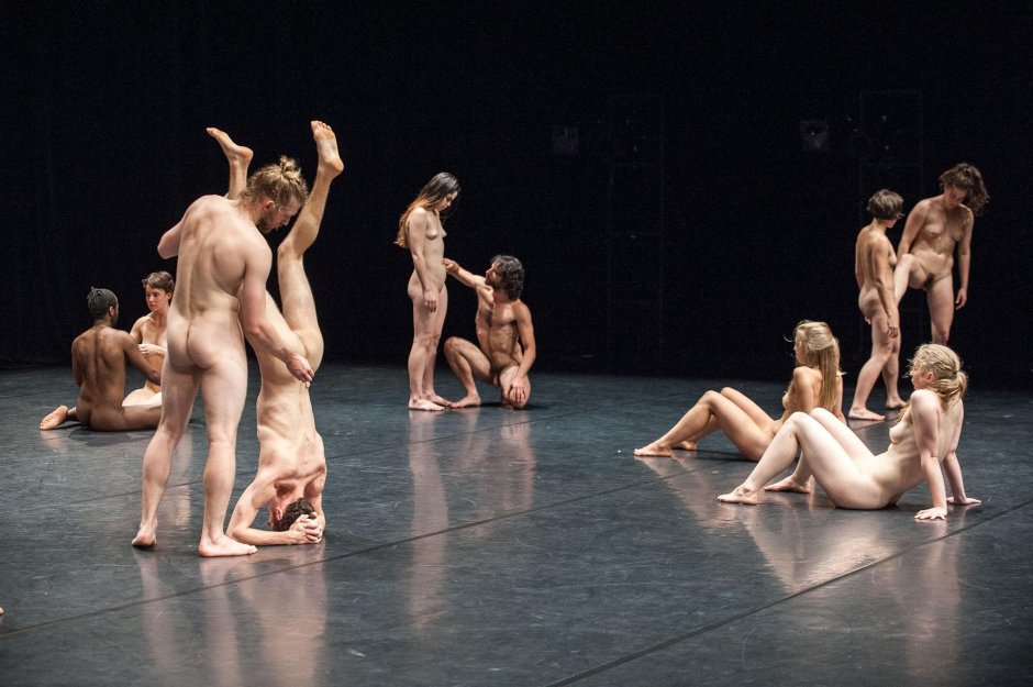 Театр голых актеров