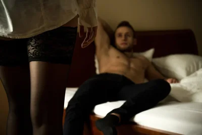 Мужчина и женщина втчулках