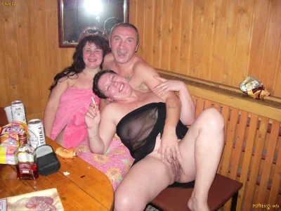 Жена с мужиками в бане частное