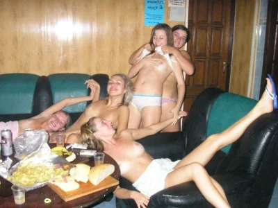 Подружки в сауне частное
