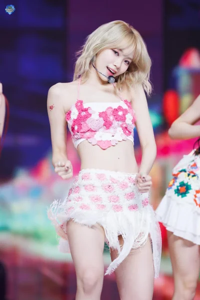 Девушка айдол