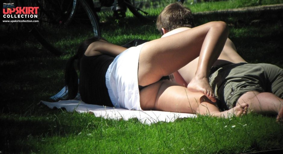 Случайно засветила трусики