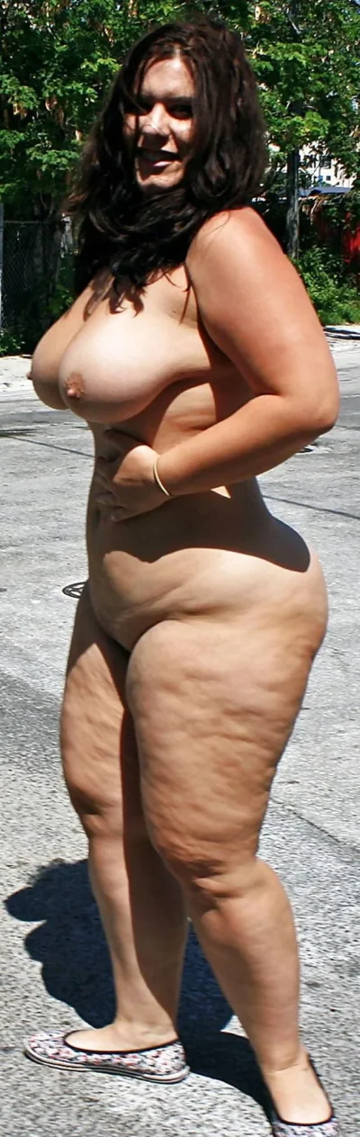 Большие целлюлитные сиськи