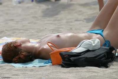 Топлесс на пляже