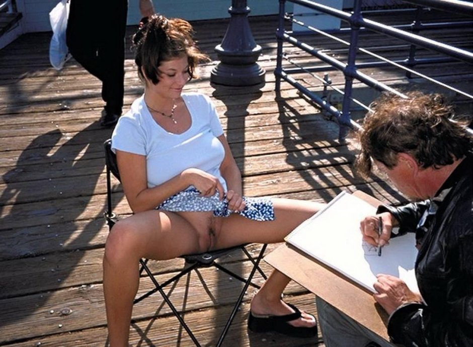 Случайно засветила трусики