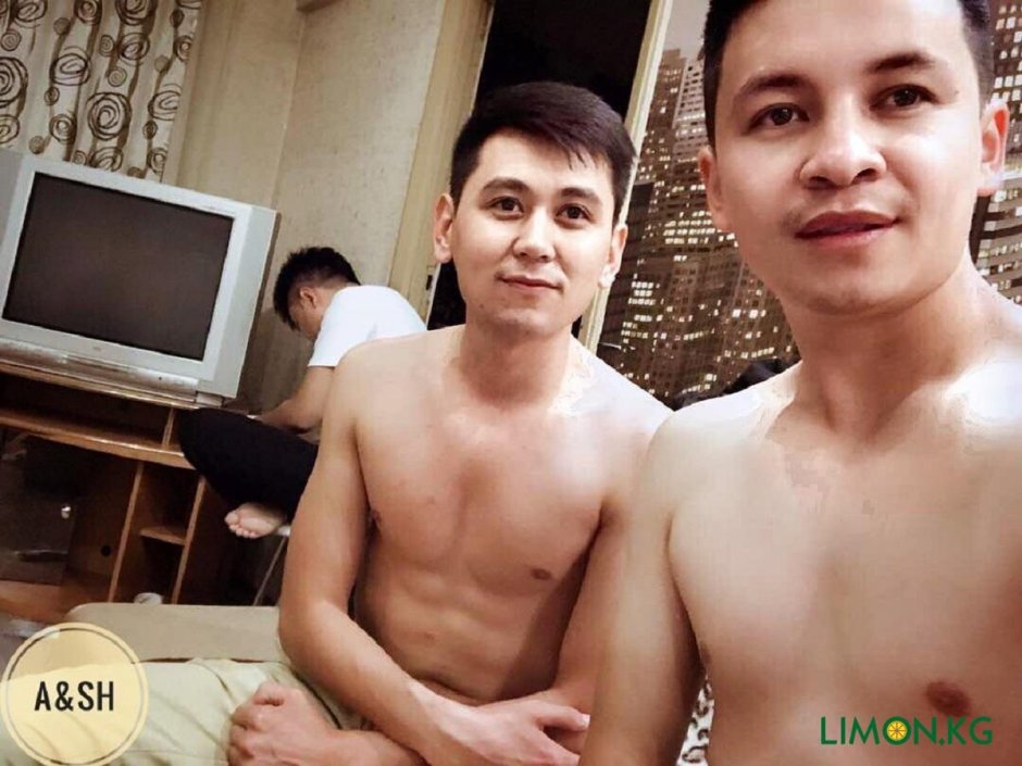 Киргизские парни