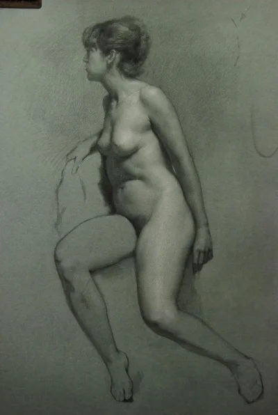 Академический рисунок ню