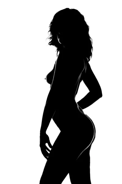 Эротический силуэт девушки