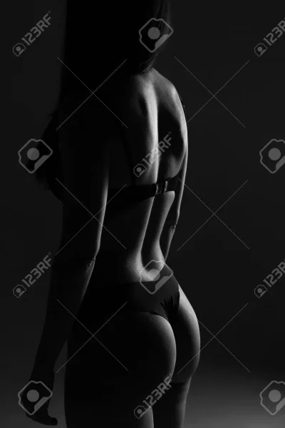 Девушек в нижнем белье