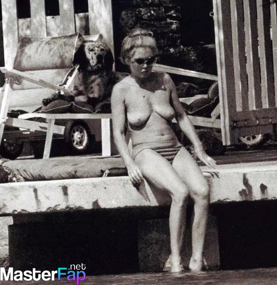 Грейс келли в молодости в купальнике