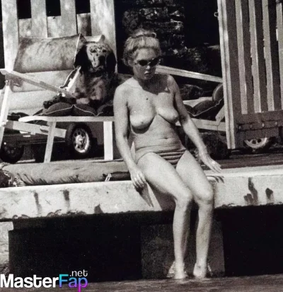 Грейс келли в молодости в купальнике