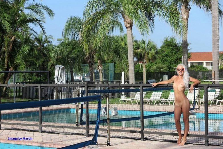 Отдых голышом