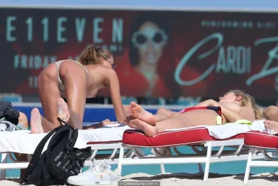 Тони гаррн топлесс