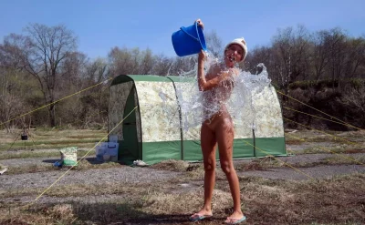 Походная баня на природе ню