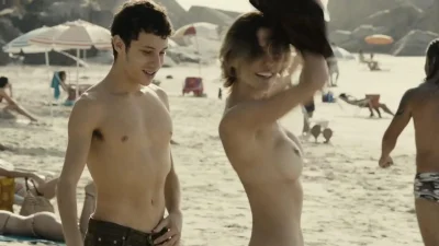 Сцена кортни итон голая