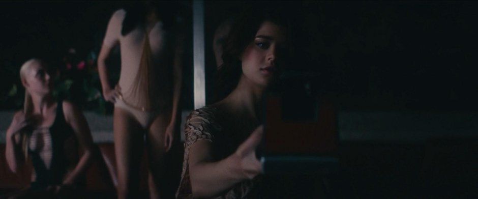 Кортни итон горячие