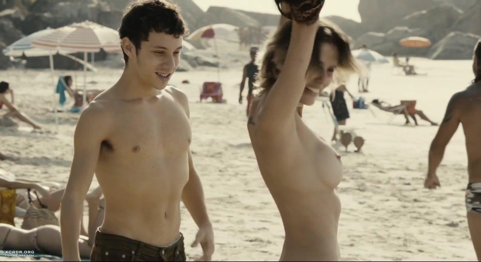 Кортни итон эротические сцены