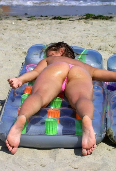 Засветы на пляже порно