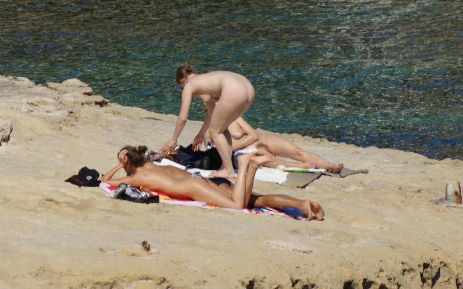 Подсмотренное на общем пляже