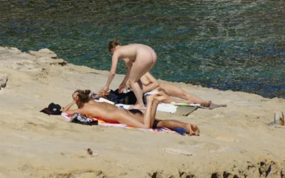 Подсмотренное на общем пляже