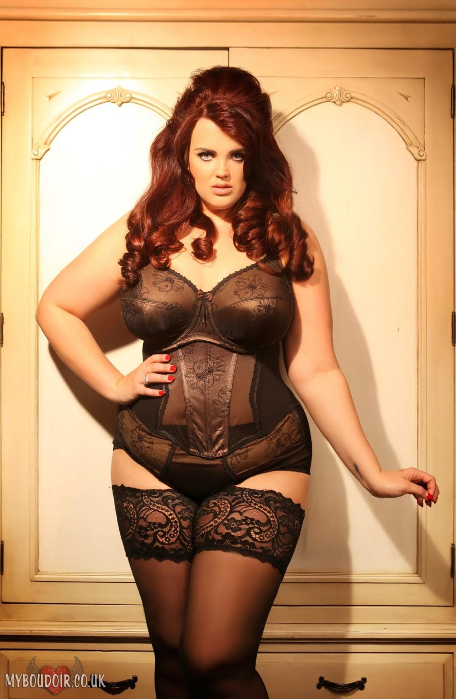 Пухлые девушки в корсетах