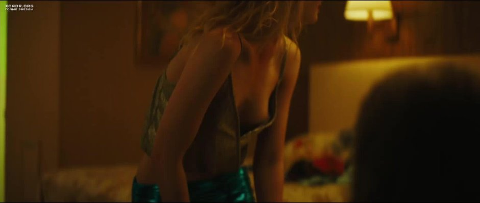 Голая эль фаннинг