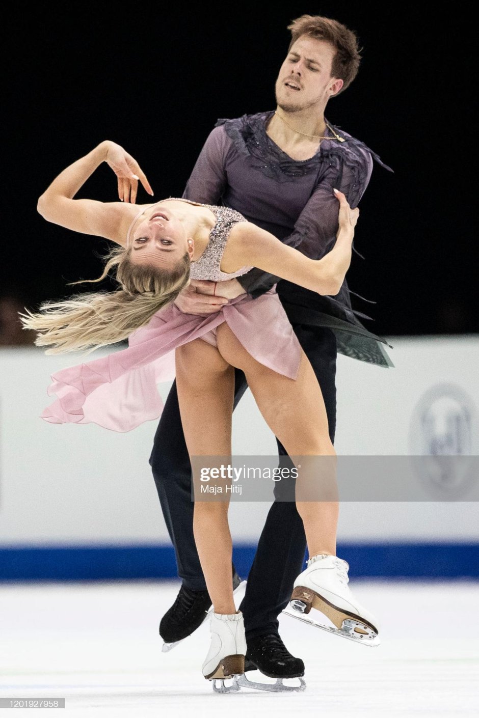 Синицына фигуристка