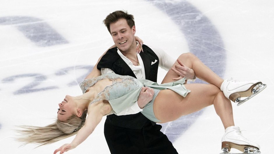 Синицына фигуристка