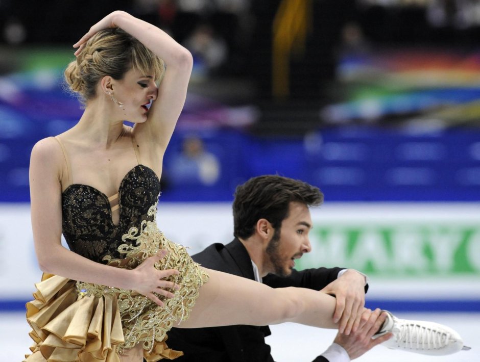 Габриэлла пападакис расстегнулось платье