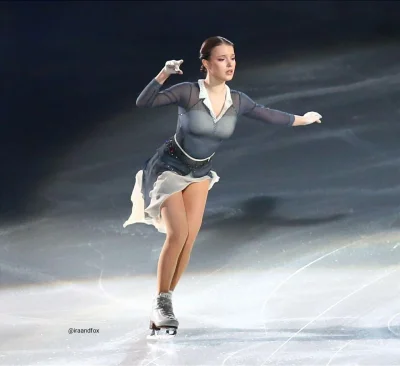 Фигурное катание выпала грудь