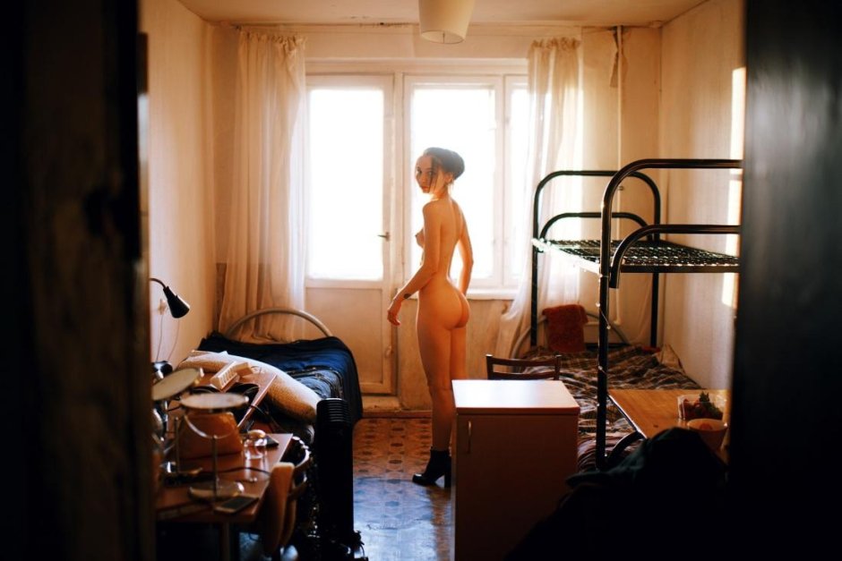 Голые женщины в коммунальной квартире