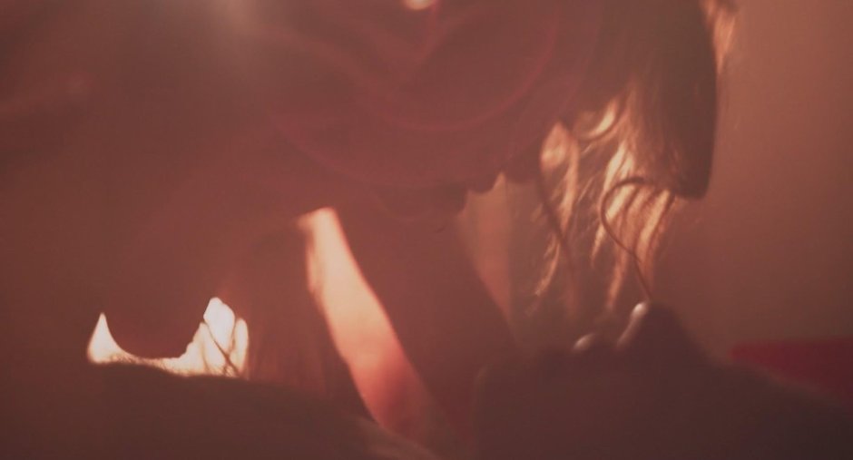 Страстная поцелуй