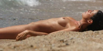 Топлесс на пляже