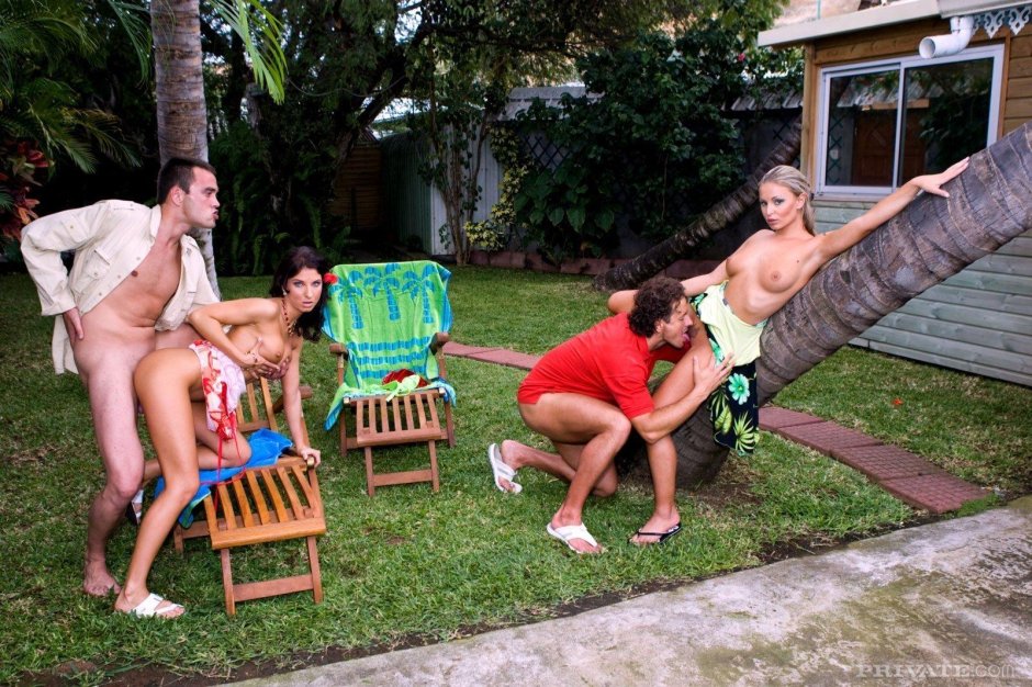 Девушки разврат на даче