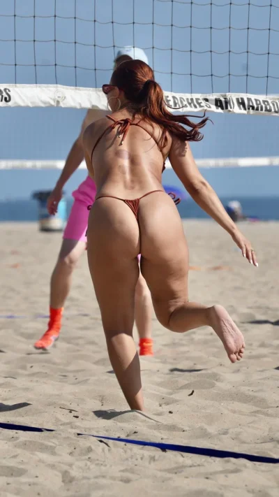 Голые в пляже