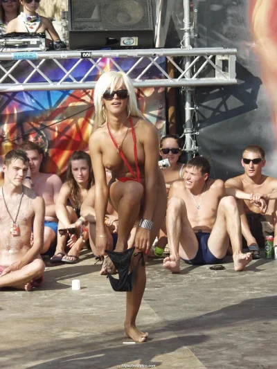 Казантип девушки