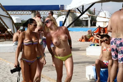 Фестиваль казантип девушки топлесс