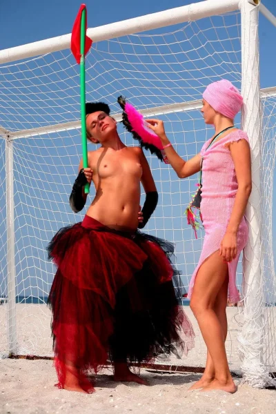 Вика и лена голая казантип