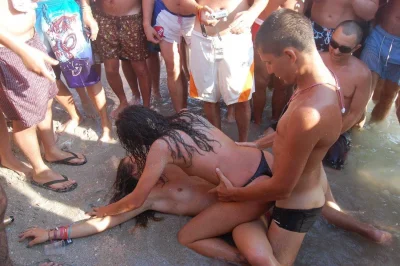 Пляжные вечеринки голые