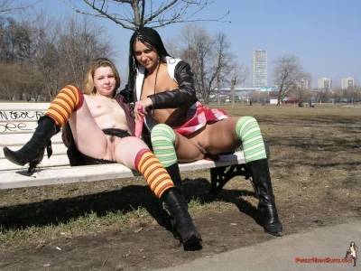 На улице порно