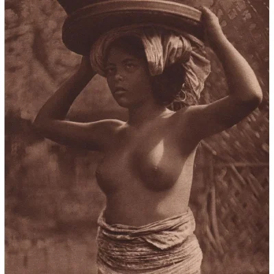 Голая женщин