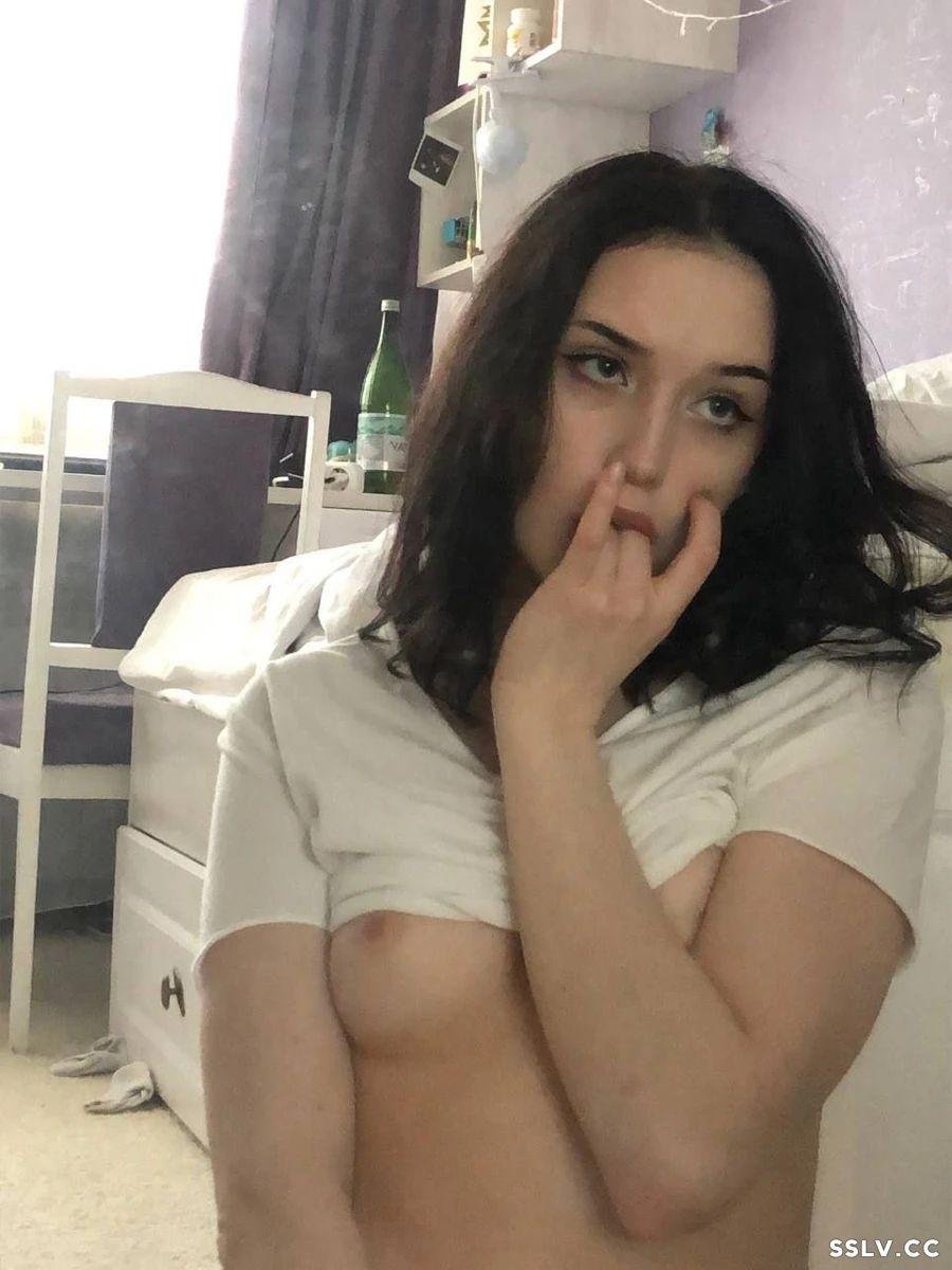 Девушка и женщина